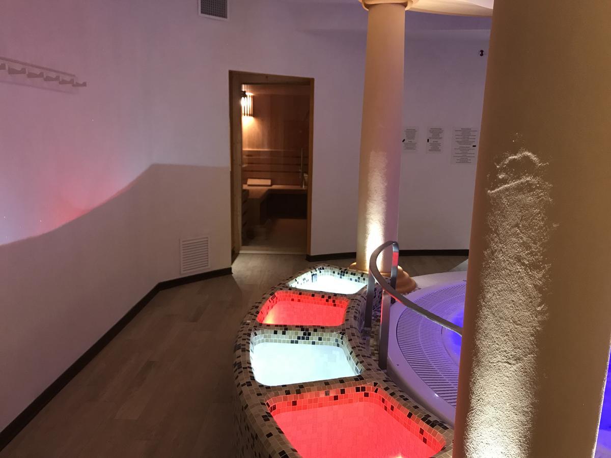 Grand Hotel Ala Di Stura Dış mekan fotoğraf